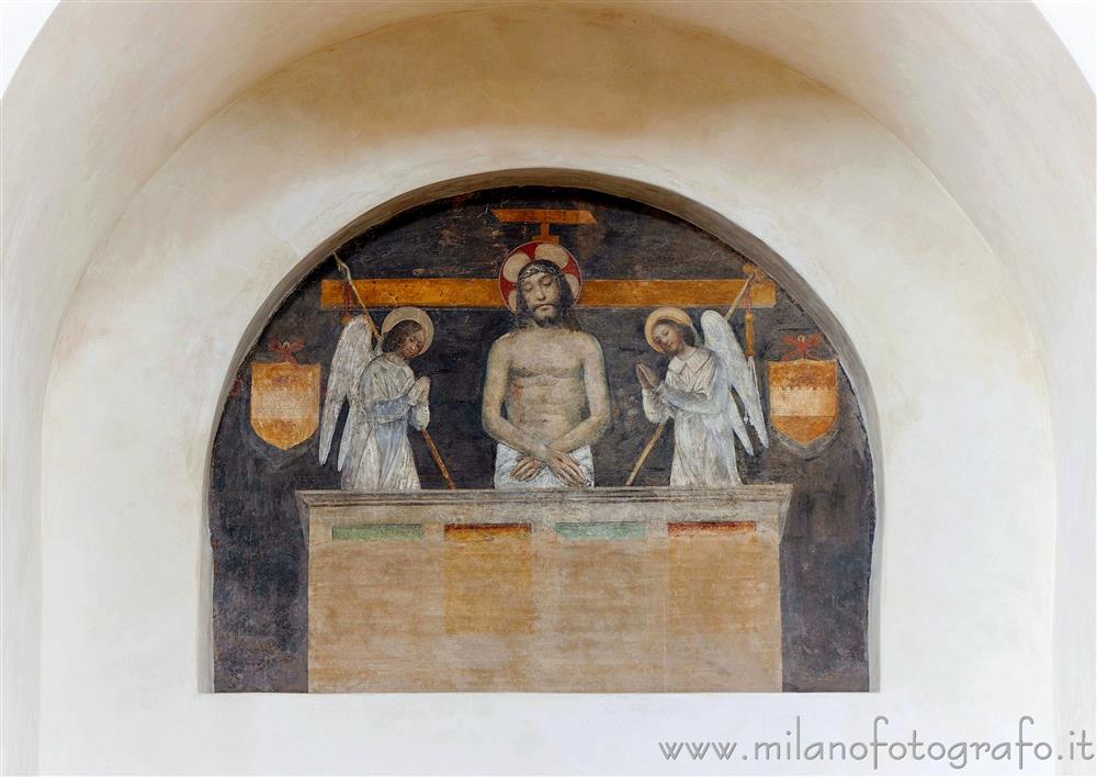 Milano - Affresco della Pietà nella Basilica di San Lorenzo Maggiore